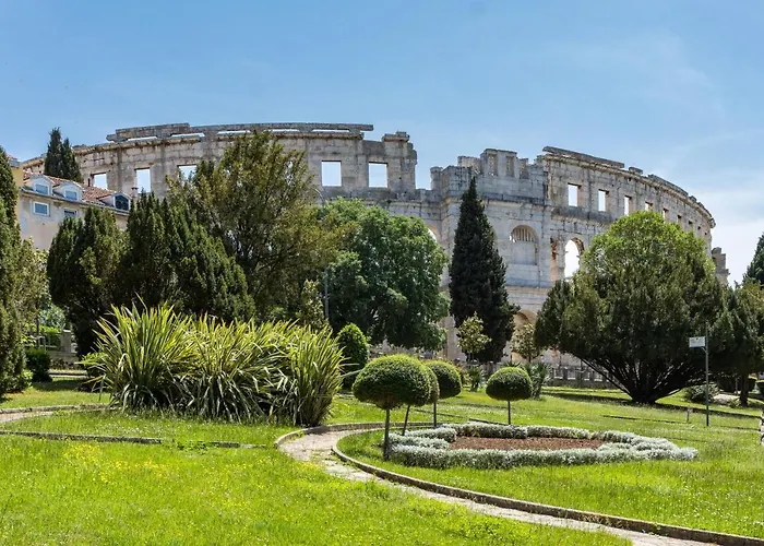 Апартаменты E&t ****